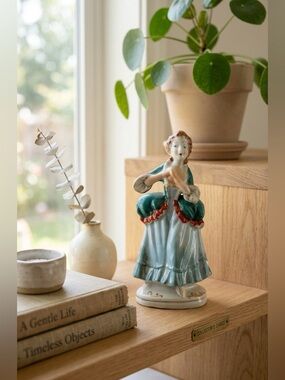 Vintage Occupied Japan Porcelain Colonial Woman Figurine 1945-1952 Decor